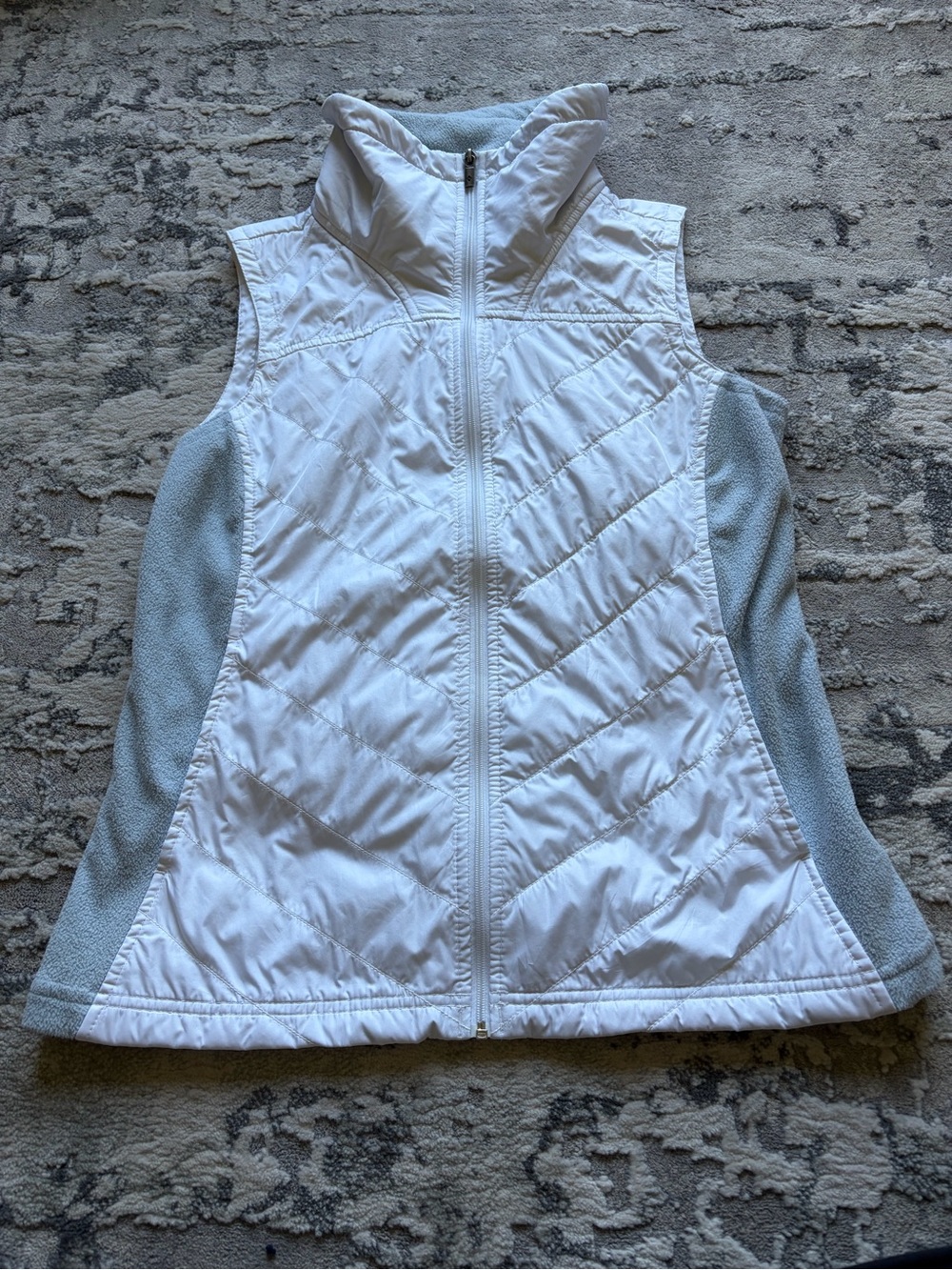 Columbia White and Light Gray Quilted Fleece Vest